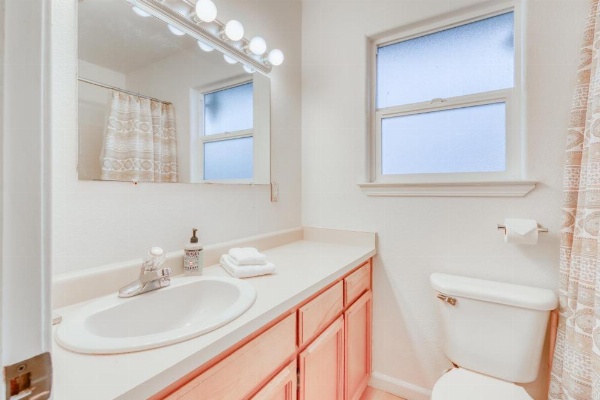 Seventh Street Select image 9